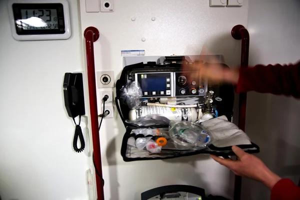 How to Book Long-Distance Medical Transportation Without Stress
